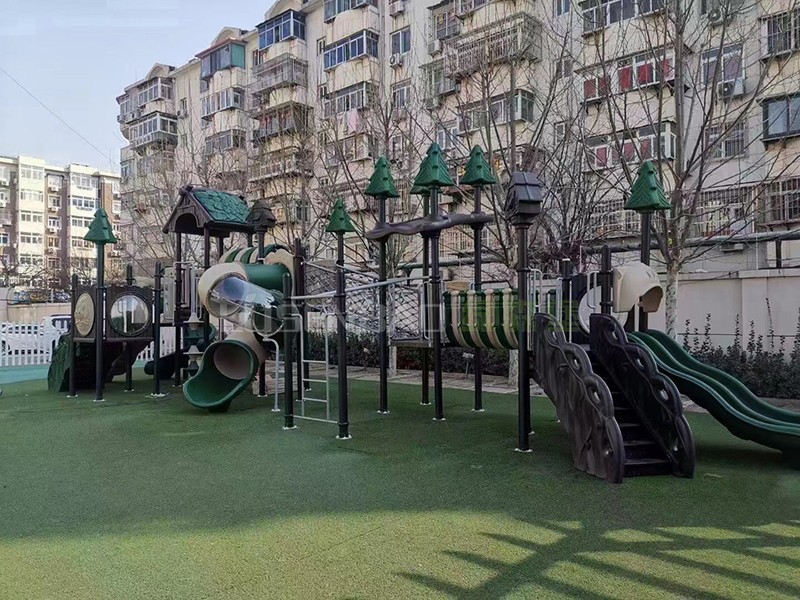 戶外兒童組合滑梯筑夢(mèng)森林案例 22.jpg 戶外兒童組合滑梯筑夢(mèng)森林案例 22.jpg